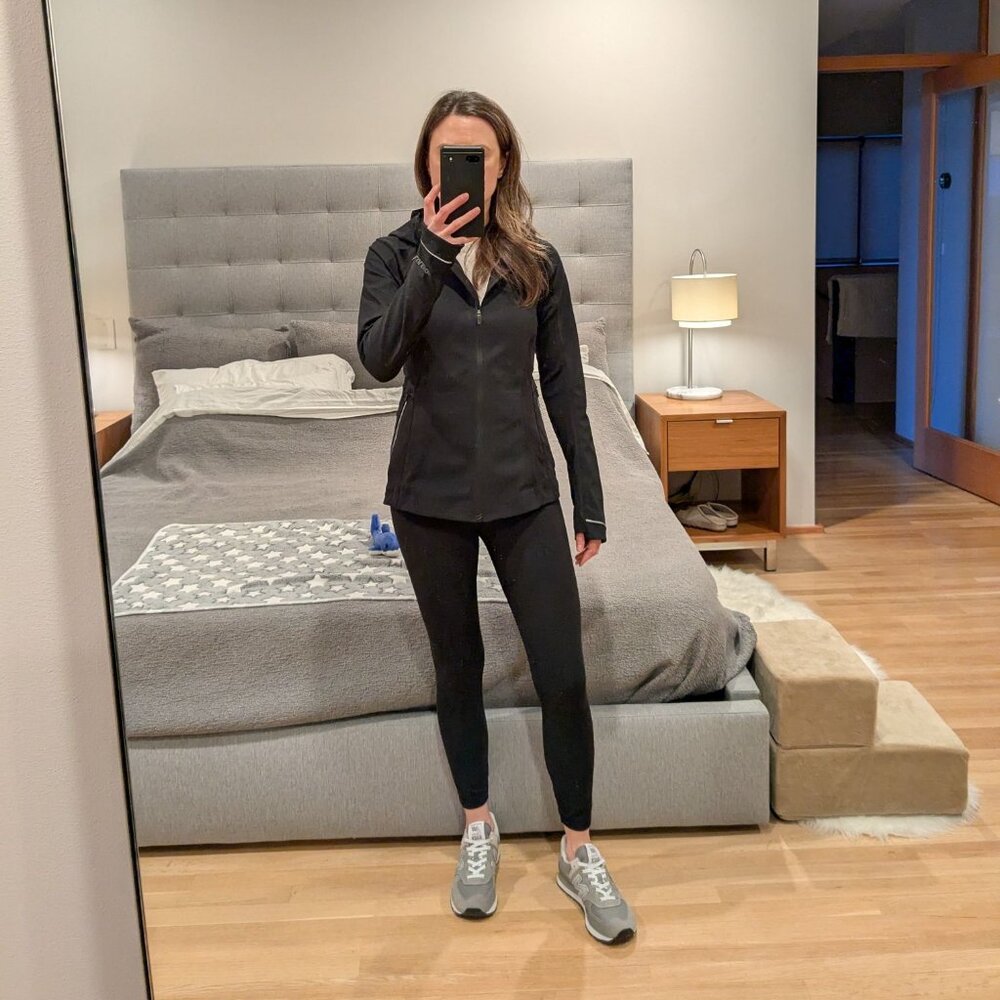 Lululemon Cross Chill Jacket Size 4 Black Rain Jacket